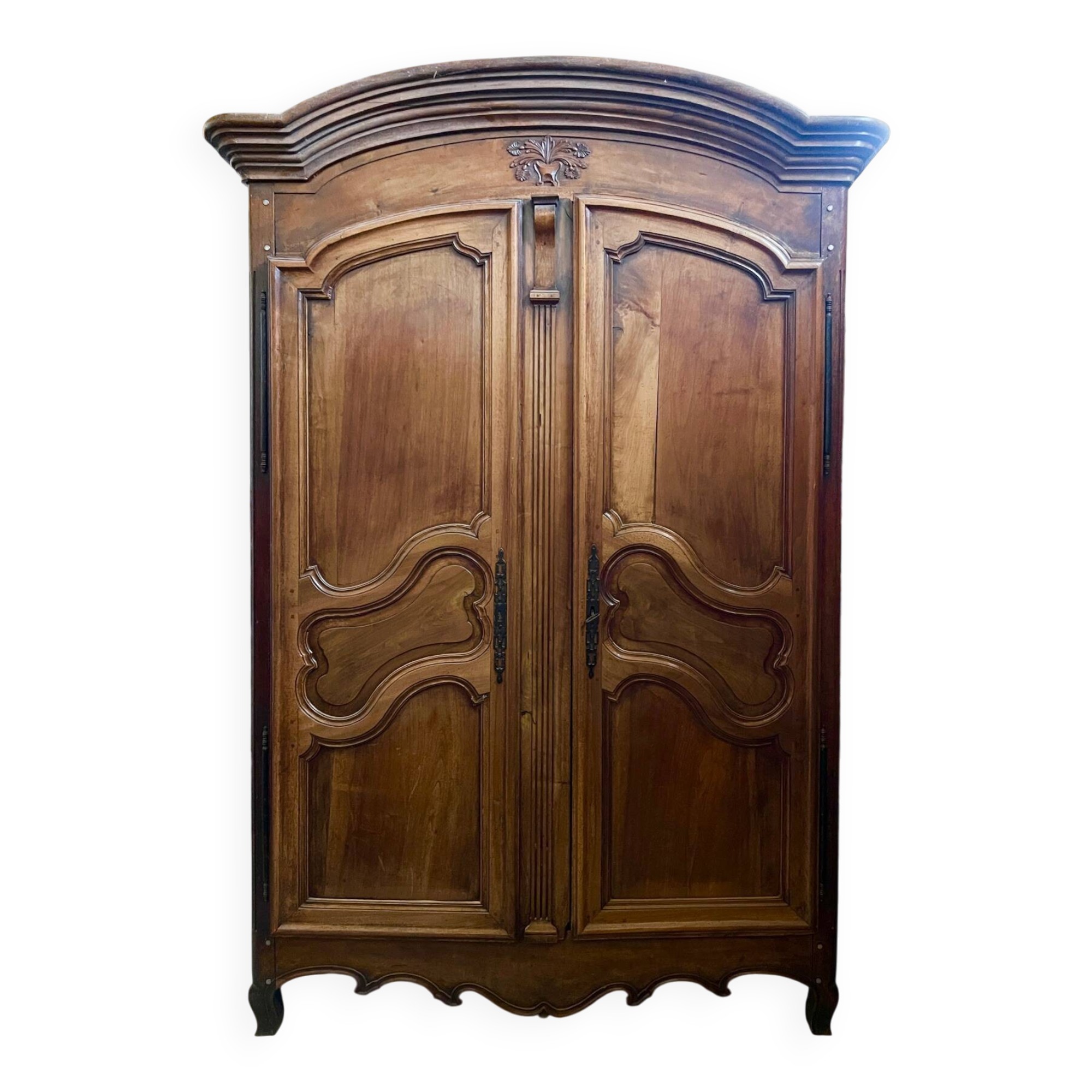 Dauphinoise Louis XV walnut armoire, storage cabinet H: 2.20m