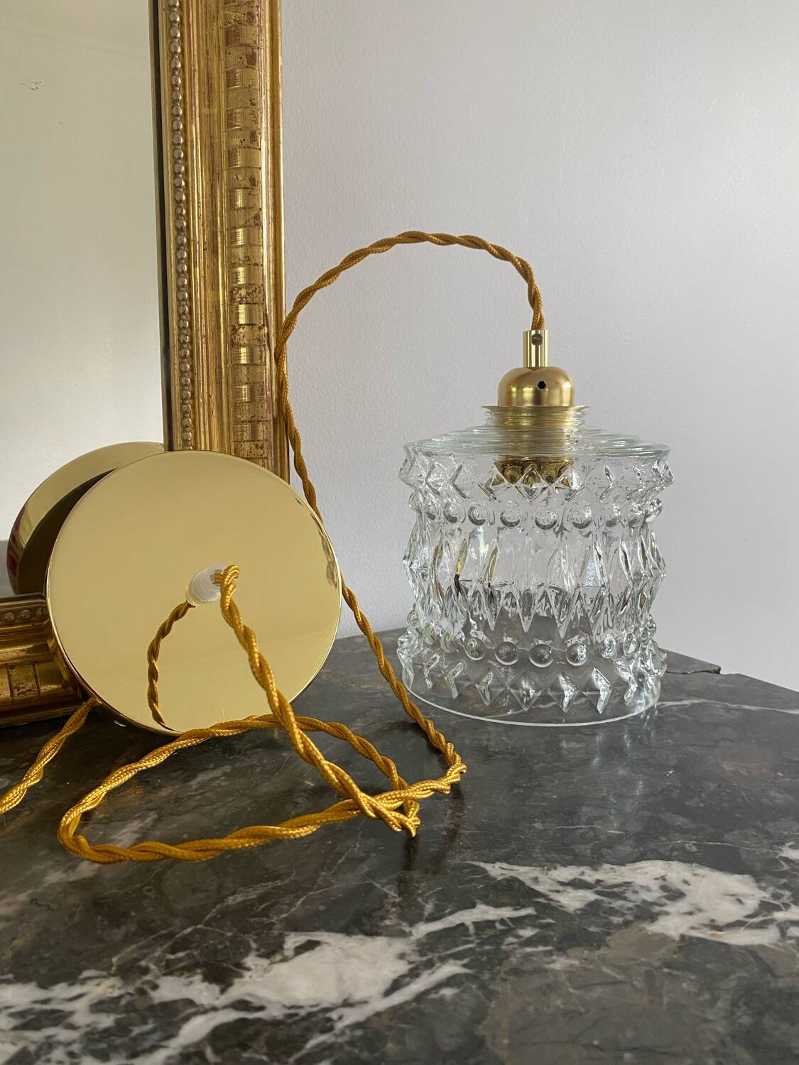 Suspension avec globe vintage en verre