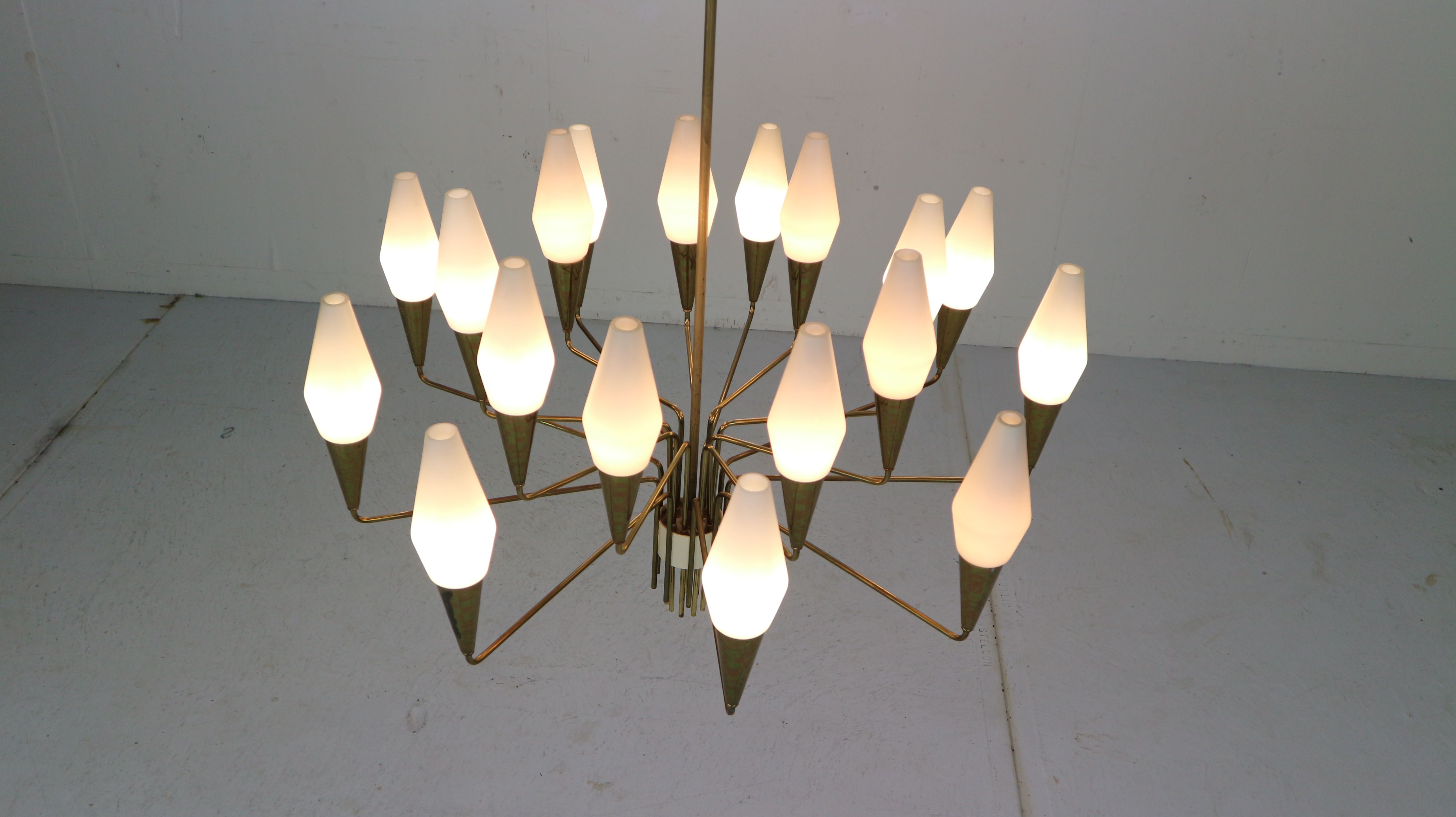 Italian mid-century modern brass and opaline glass chandelier, 1960