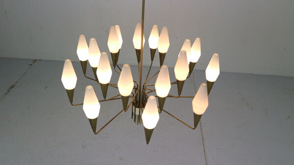 lustre Moderne Italien Du milieu Du Siècle En Laiton Et Verre Opalin, 1960