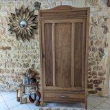 Armoire parisienne