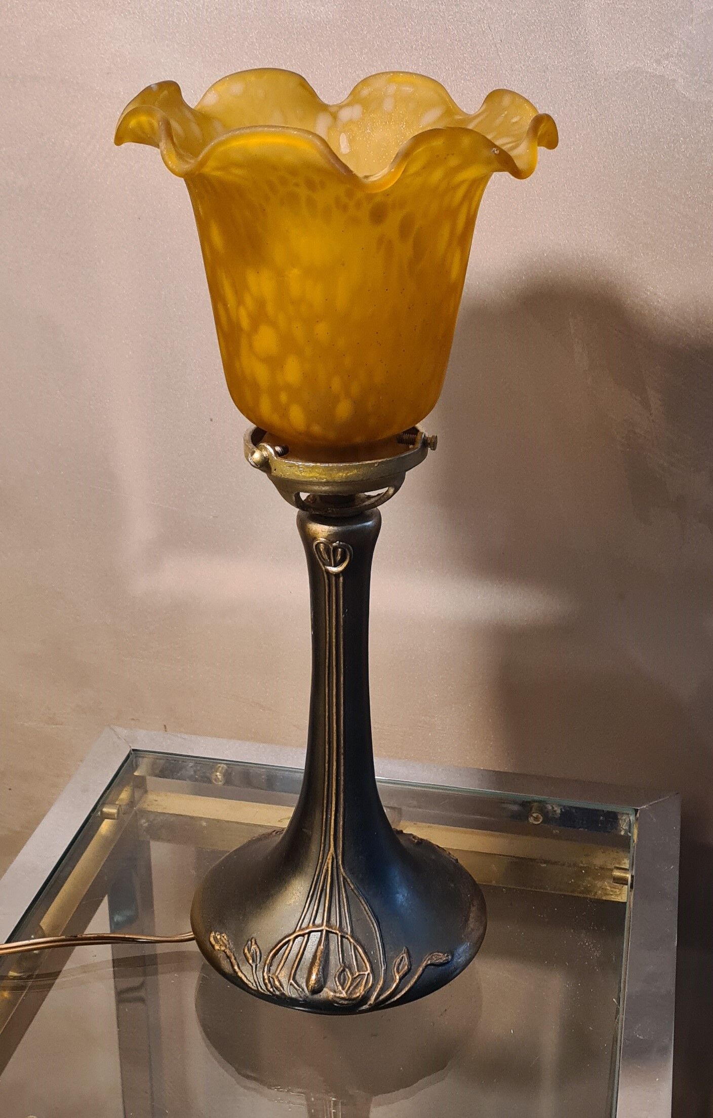 Art Nouveau style lamp