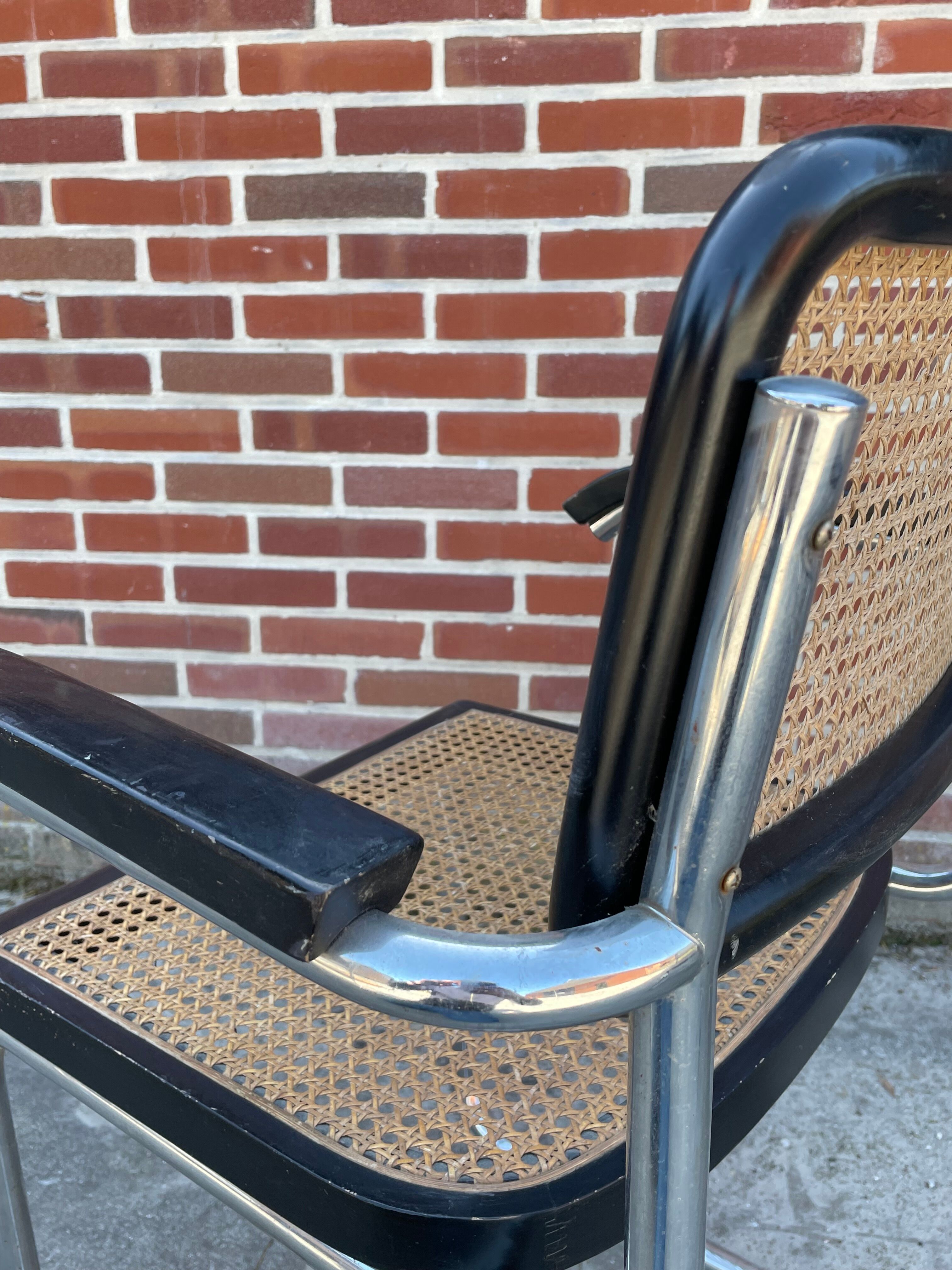 Set of 4 chairs model B64 Cesca with armrests in Black and Chrome