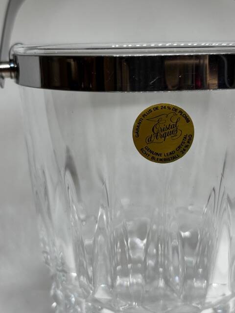 Diamond-cut crystal ice bucket