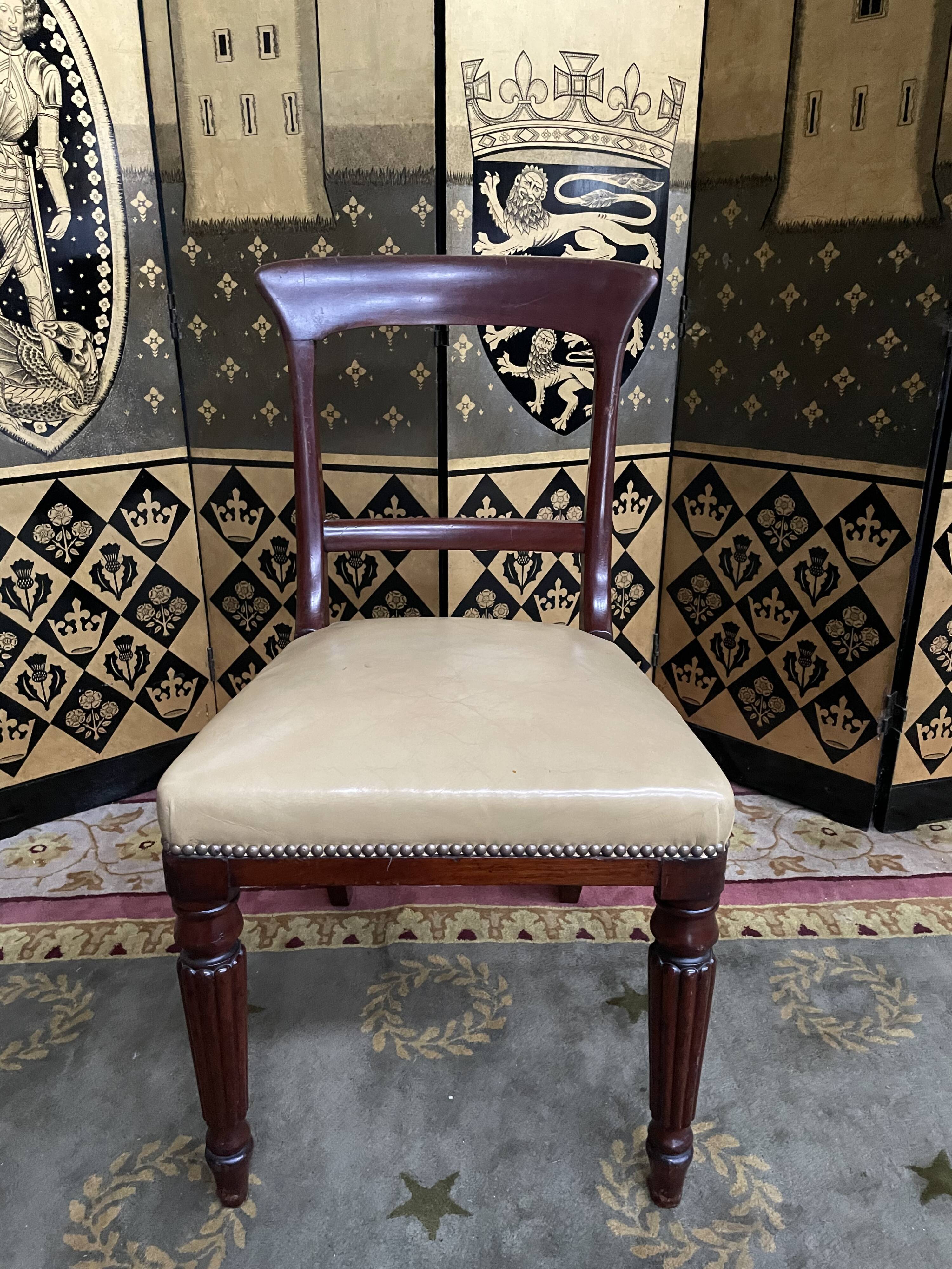 6 chaises anglaises Louis Philippe en acajou et cuir