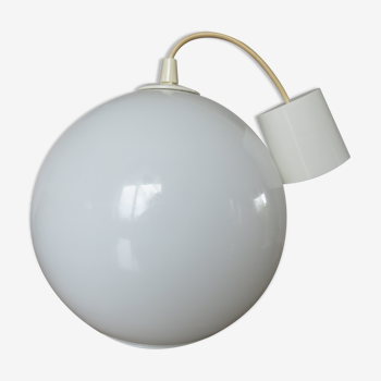 Suspension boule en opaline blanche années 70