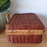 Two-coloured wicker trunk