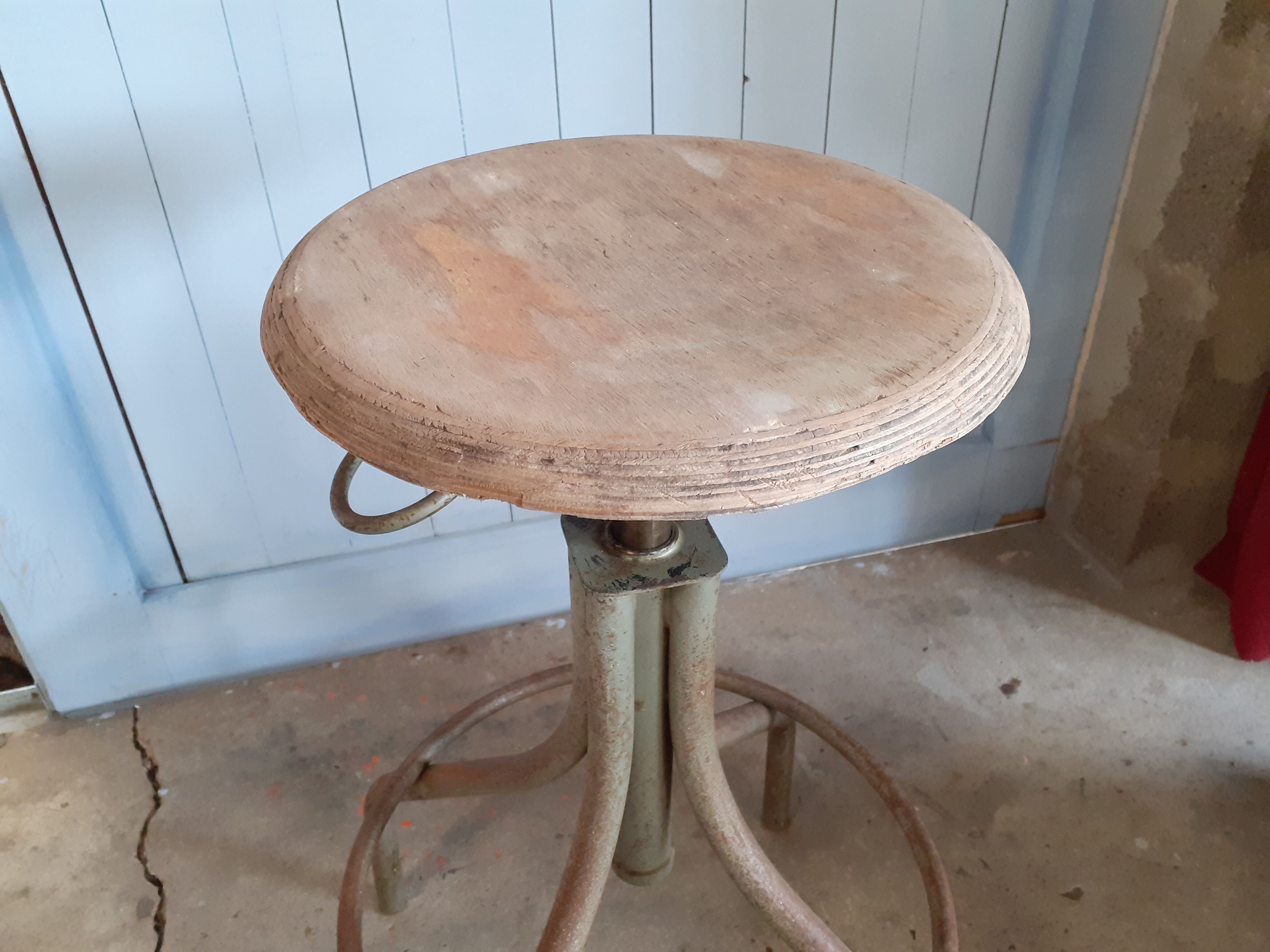 Workshop stool