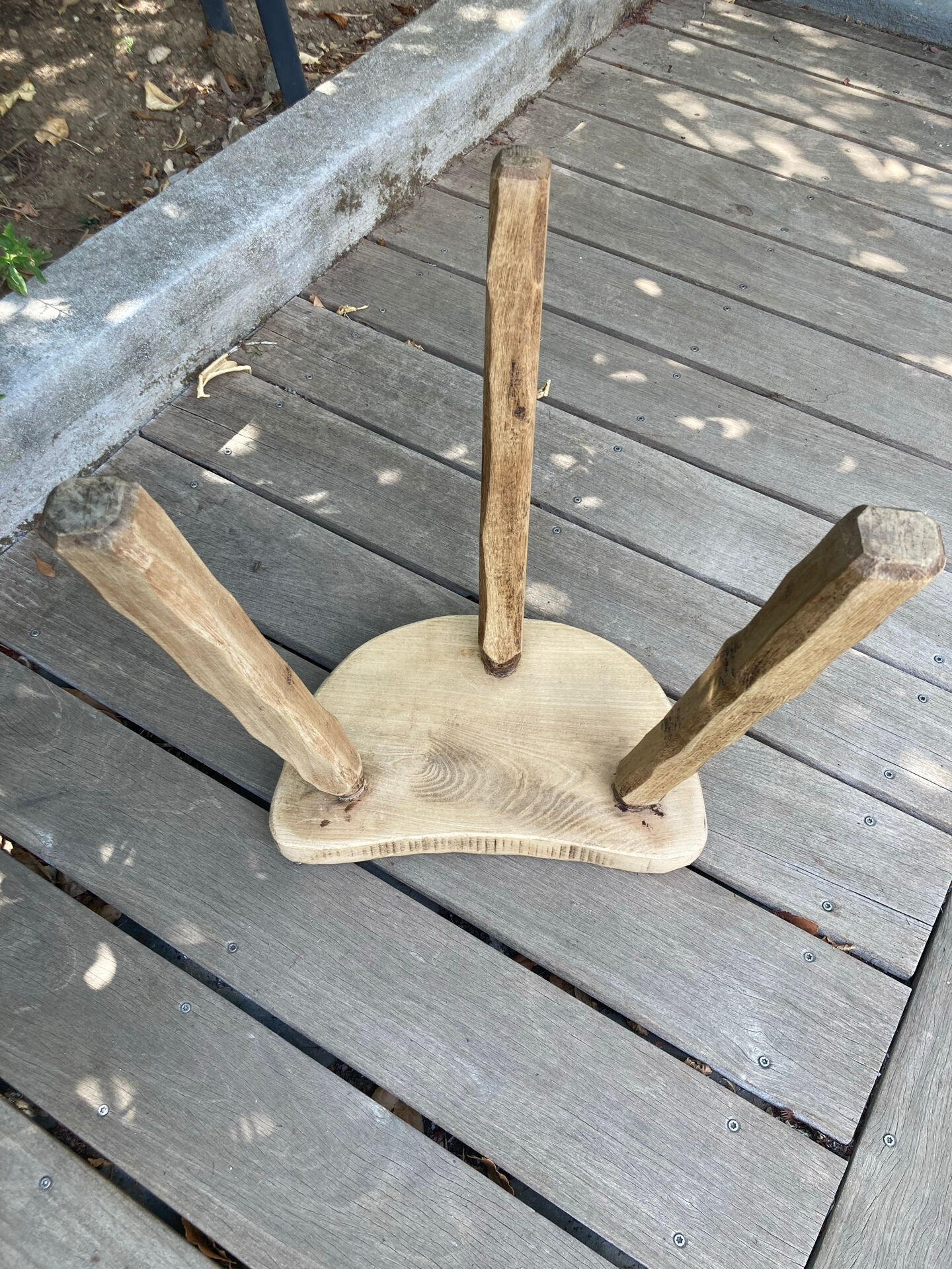 Set of 2 stools brutalist tripod oak/beech