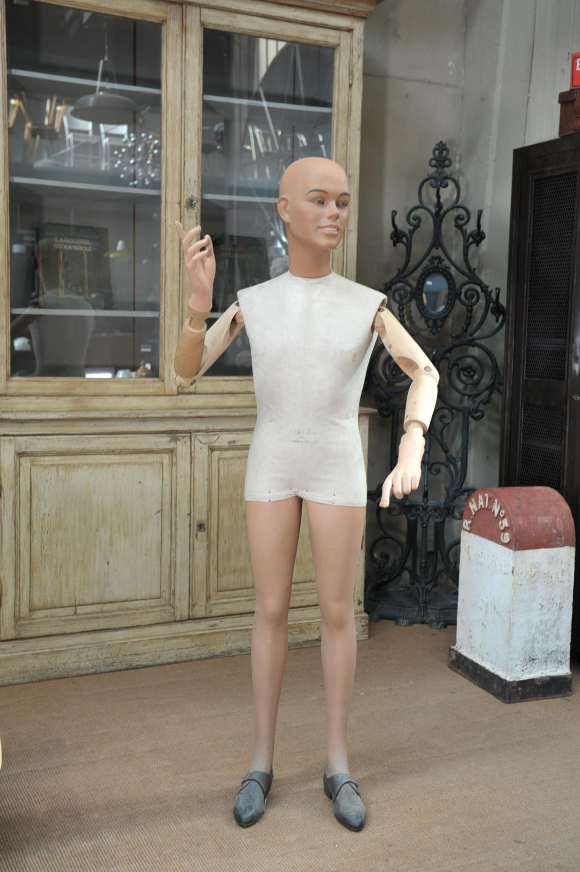 Siegel Paris articulated mannequin in made of wood and fabric 1930