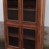 Armoire ancienne vitrée en bois avec quatre portes