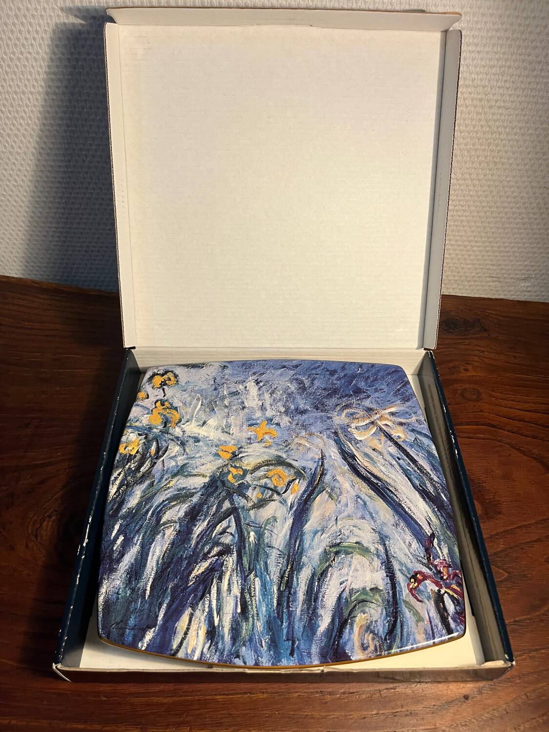 Luneville earthenware plate, irises, Claude Monet