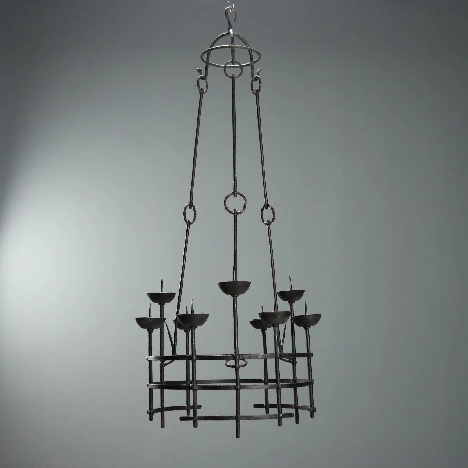 Lustre en fer forgé par Alberto Gerardi