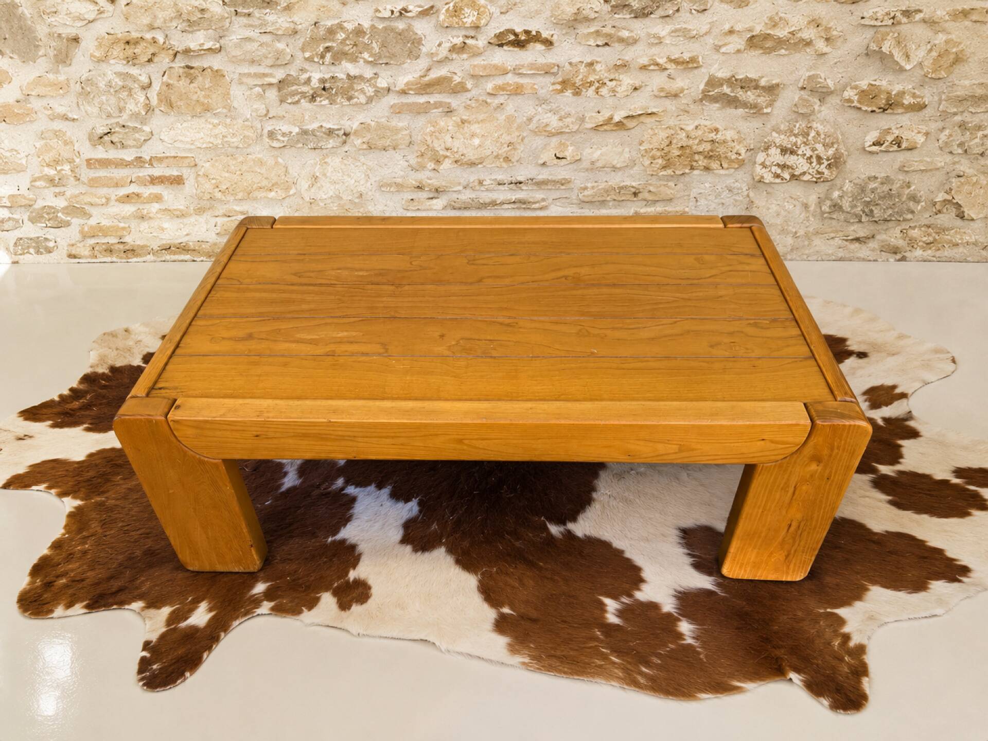 Table basse orme massif Maison Regain, 1960