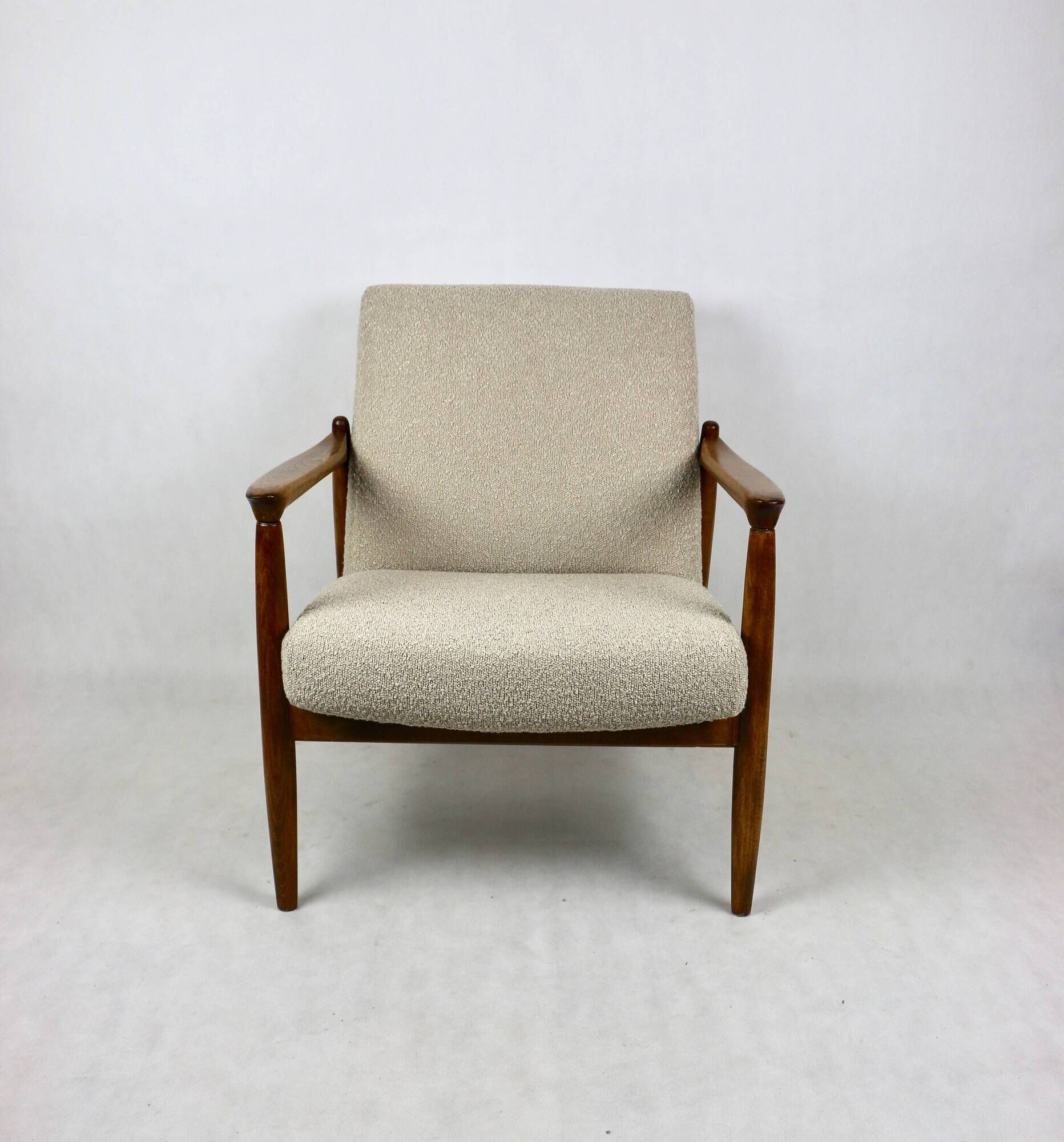 GFM-64 armchair, design by Edmund Homa from the 70s, beige boucle