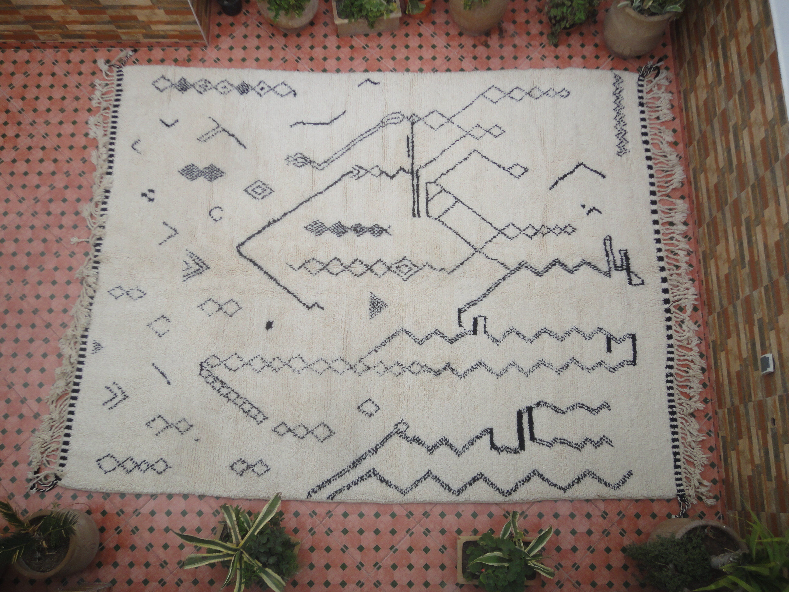 Carpet Beni Ourain 337 x 256 cm