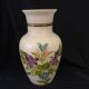 Vase en opaline blanche decor floral