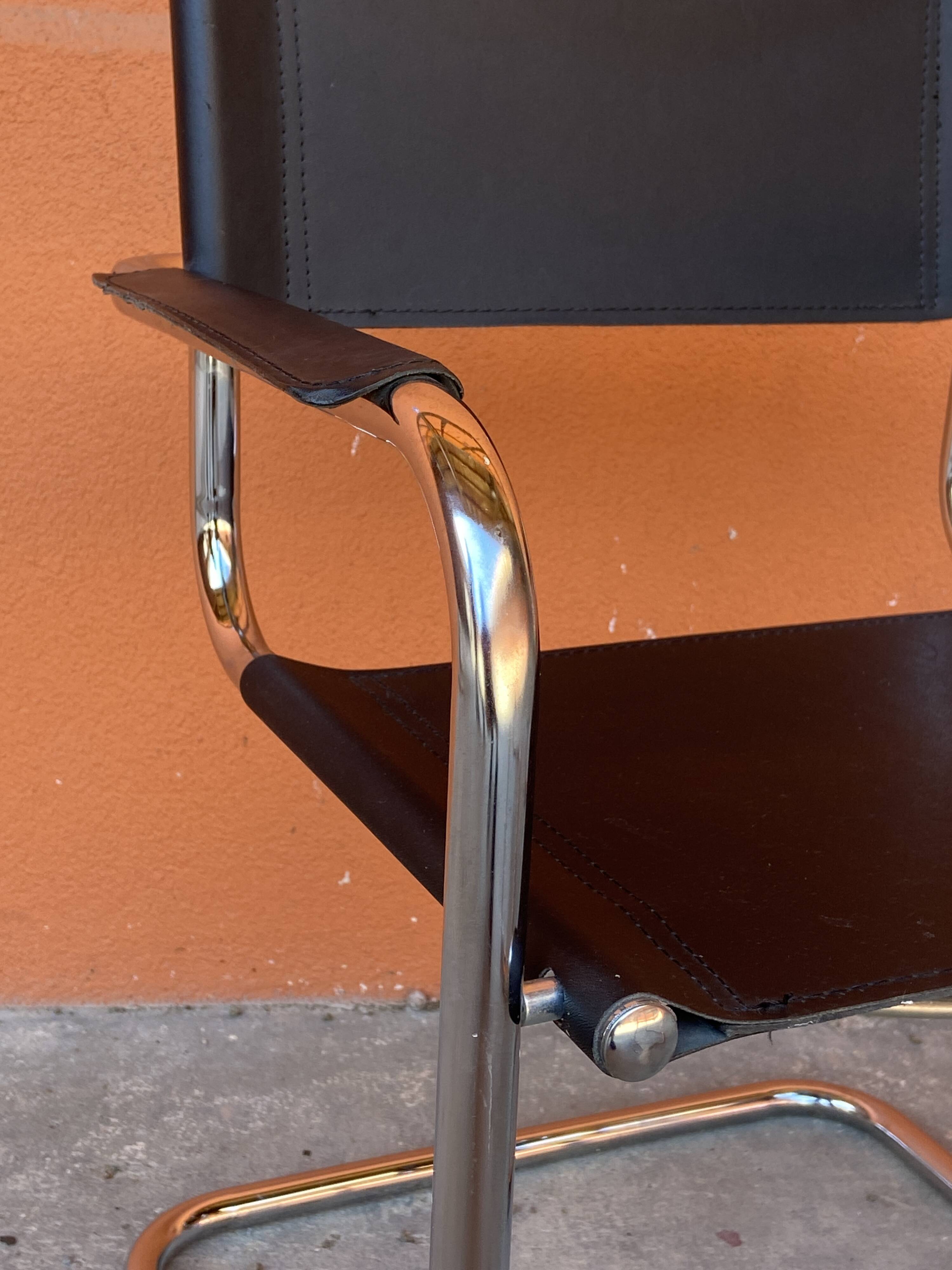 Set of 4 vintage cantilever chairs 1980