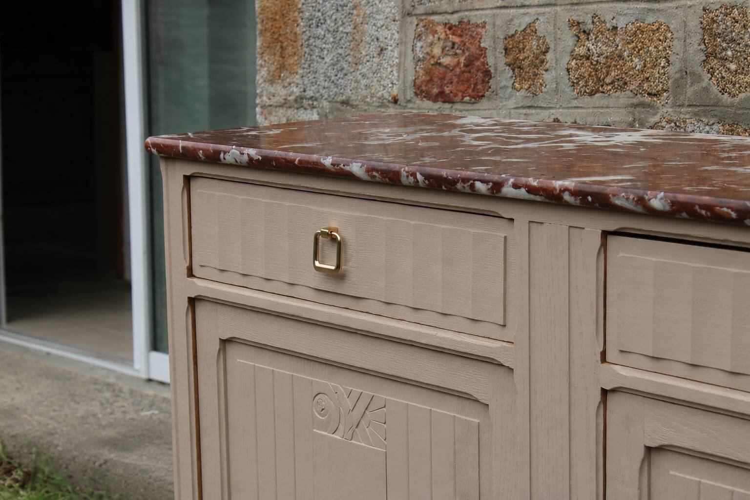 Renovated Art Deco buffet – Beige Paris-Brest & red marble