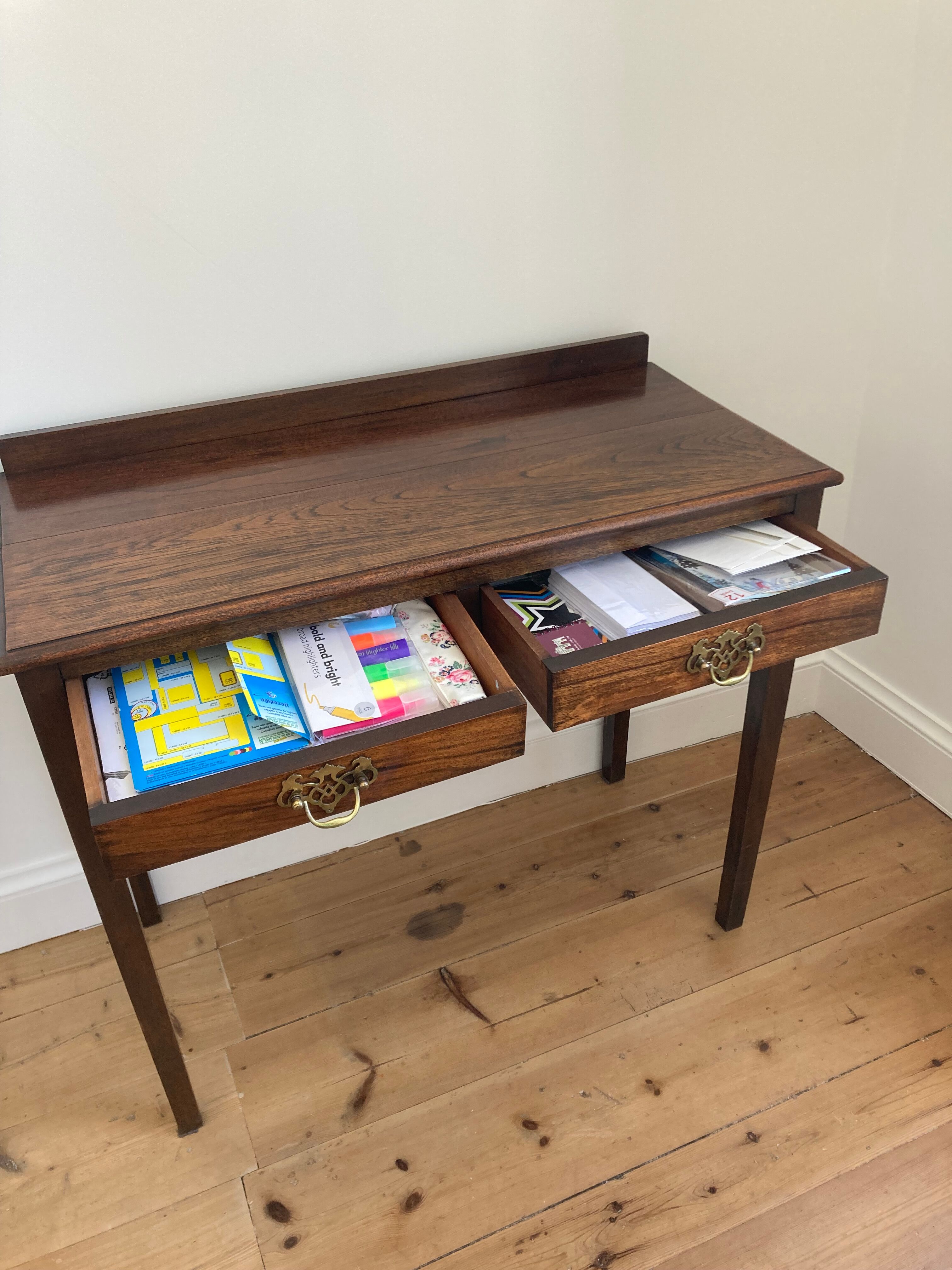 English desk