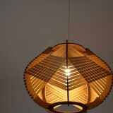 Camel lamp woven to hang