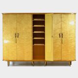 Grande armoire moderne à 5 portes du milieu du siècle en érable flammé, années 1950