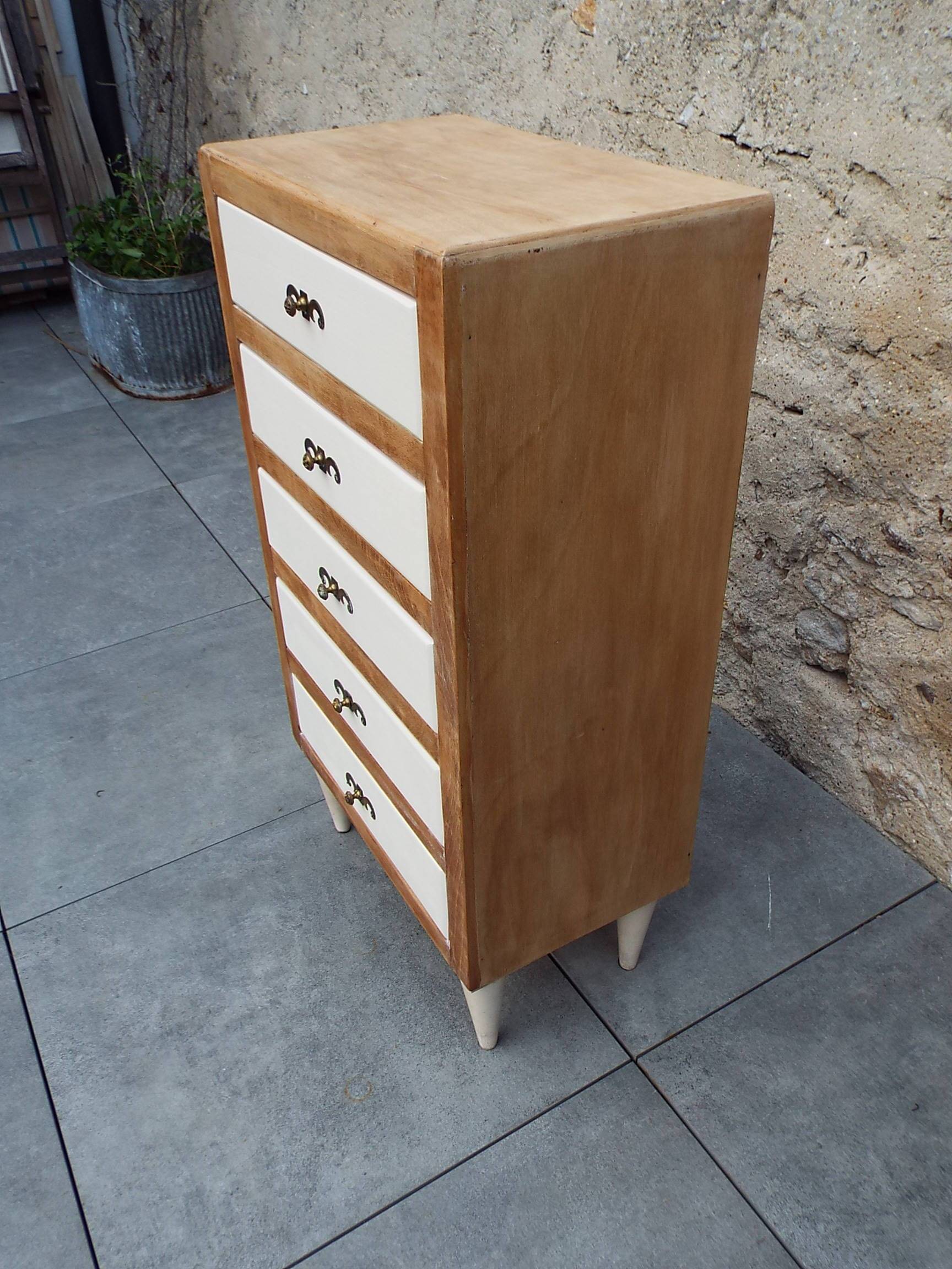Chest of drawers with 5 drawers
