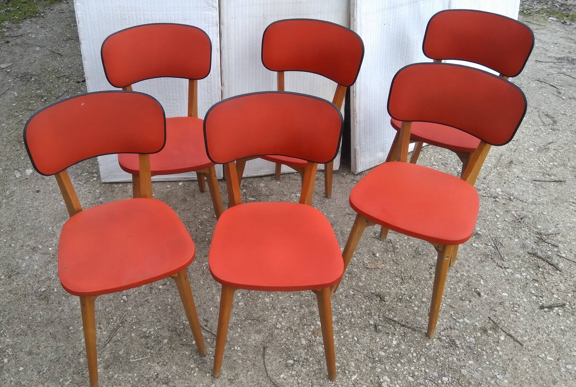 Set of 6 vintage red leatherette chairs