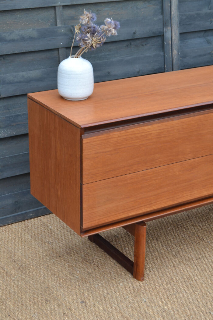 Minimalist enfilade by White & Newton * 198 cm