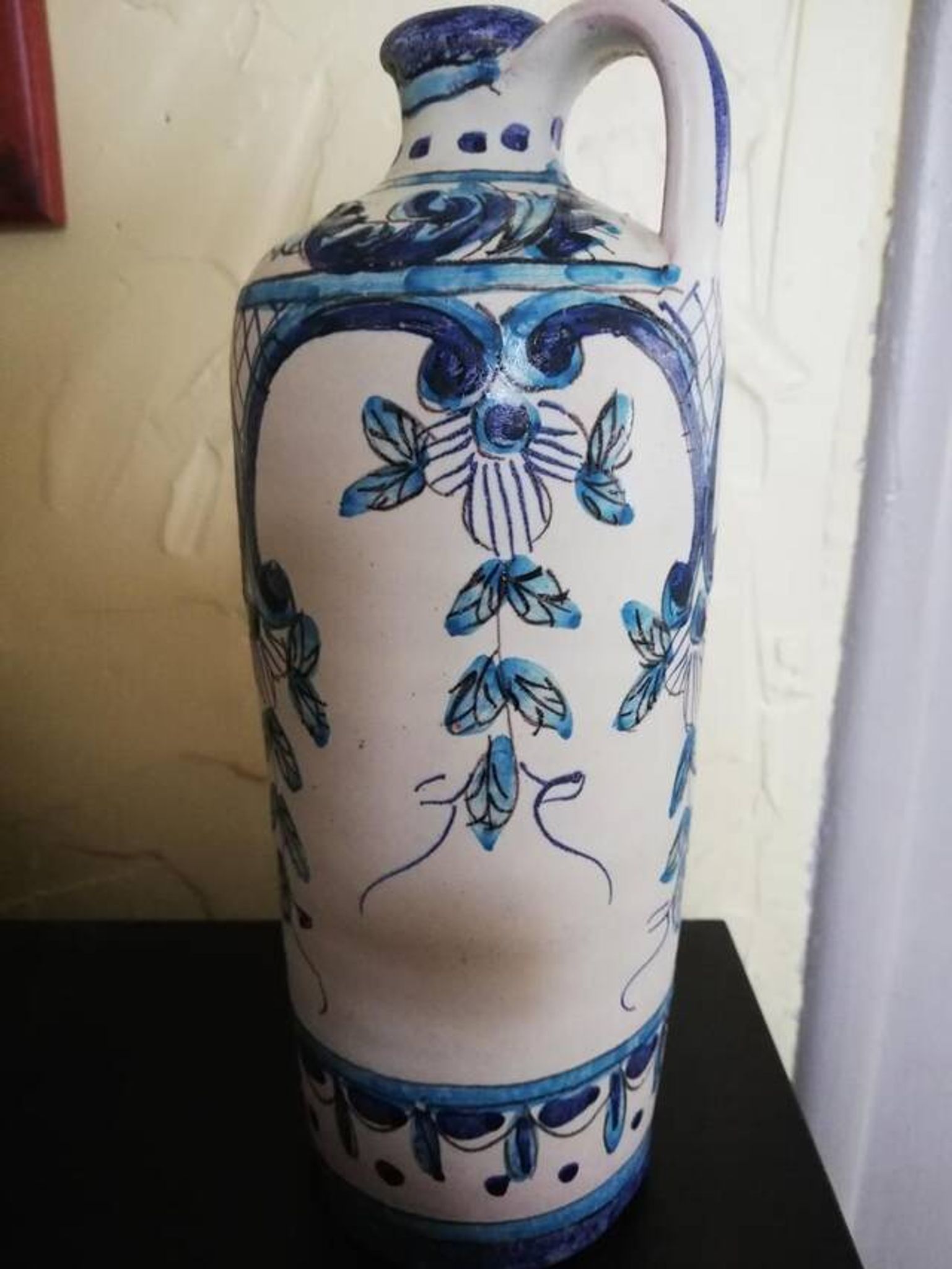 Cruche en céramique artisanale portugaise