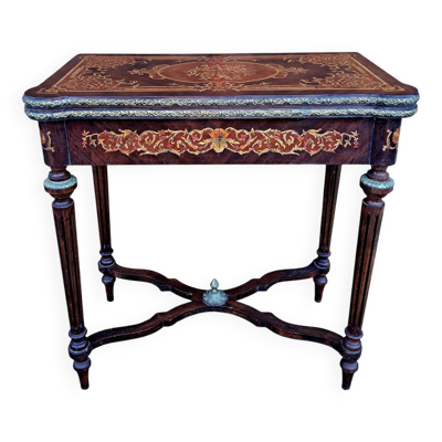 Table à jeux en marqueterie.