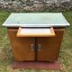 Buffet Mado vintage à 2 portes et 1 tirette en cp chêne.