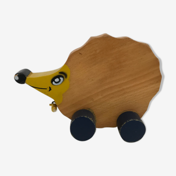Wooden toy - Hedgehog to shoot