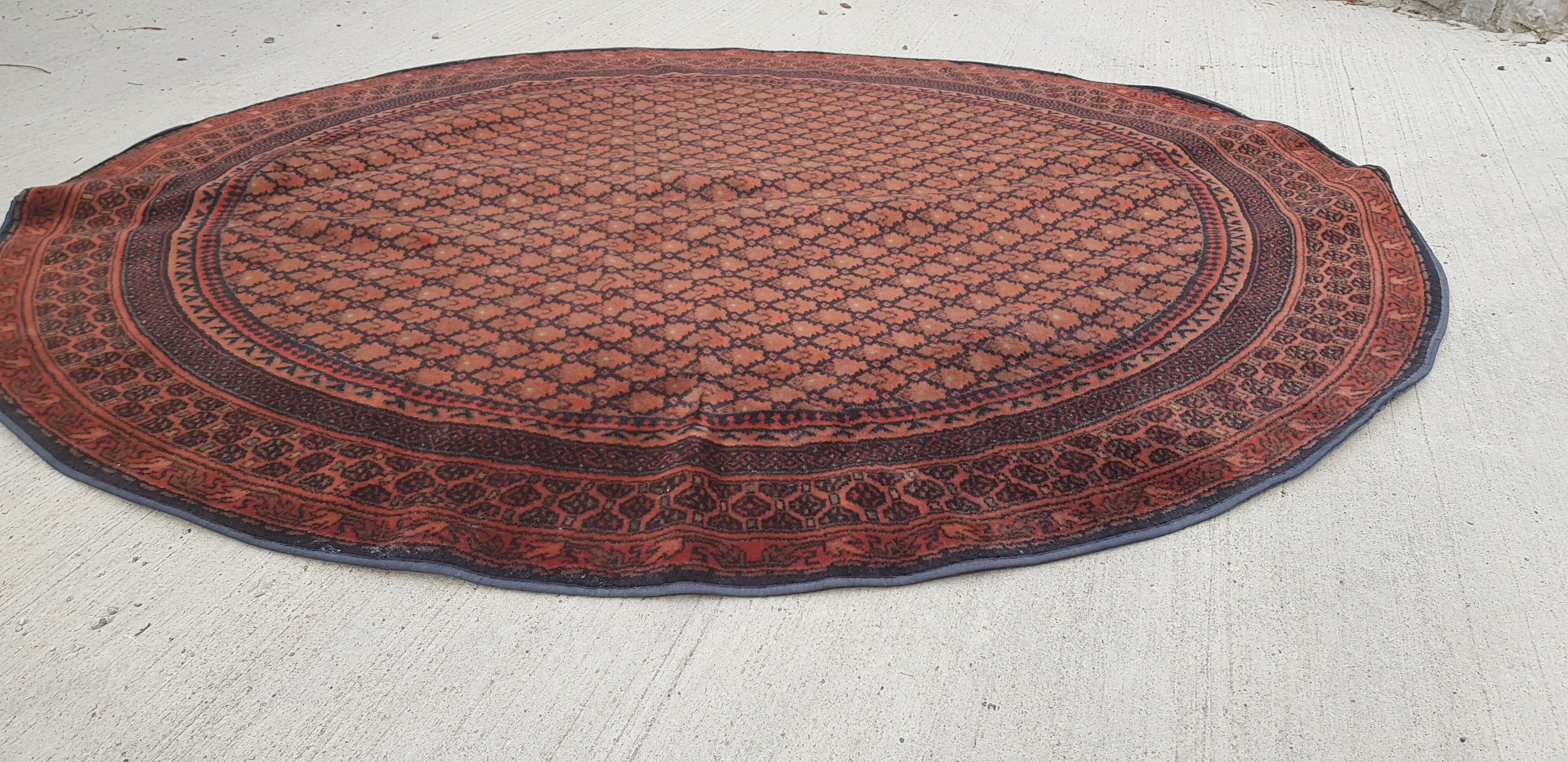 Modern round carpet 190cm diameter handmade
