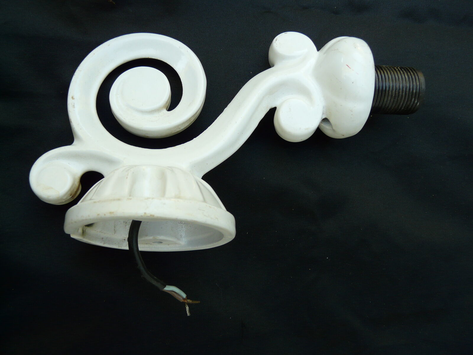 Paire d'appliques en fonte émaillée décotec