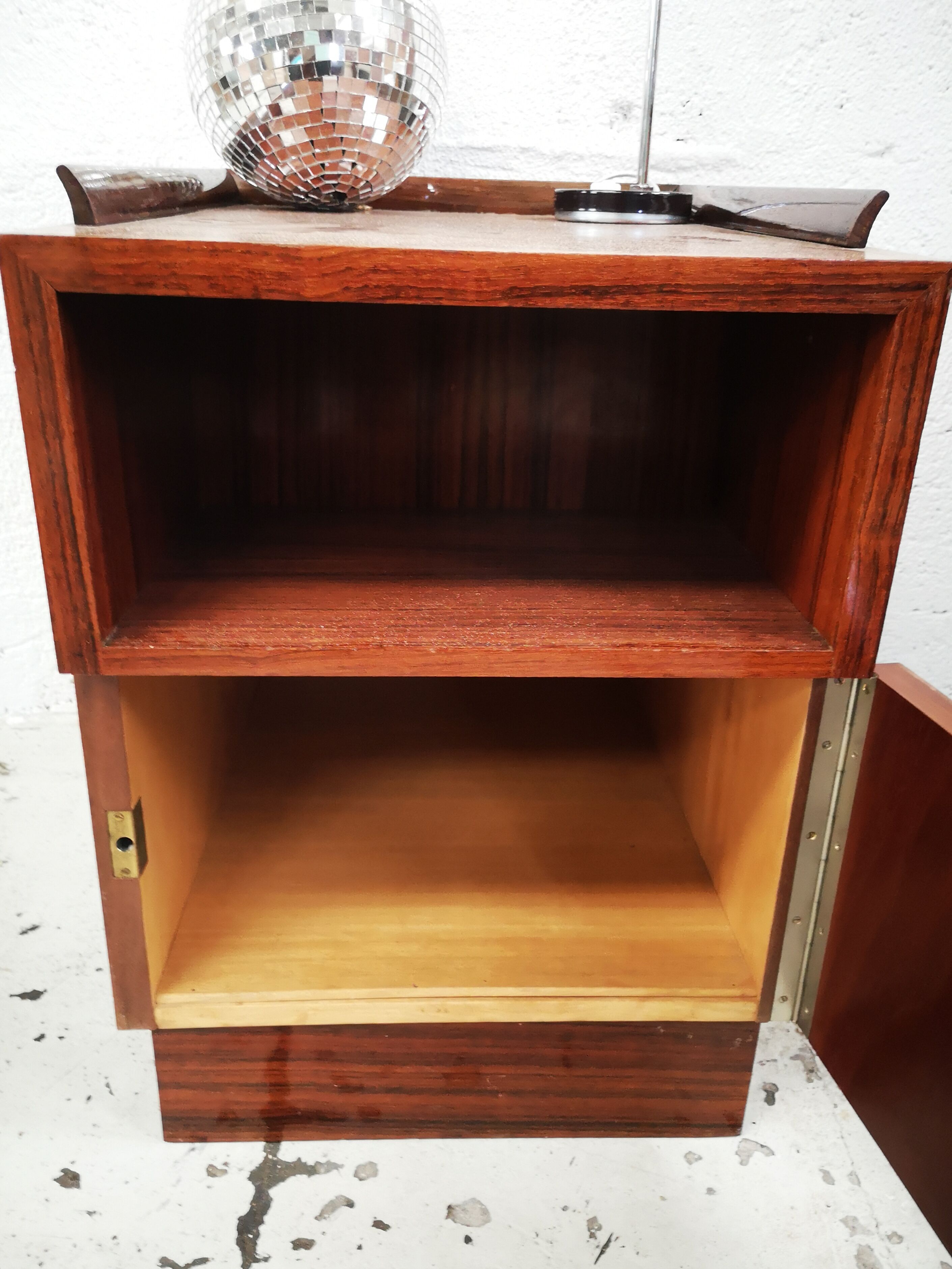 Bedside table annees 30