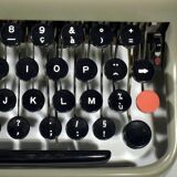 Machine à écrire portable Olivetti Lettera 22