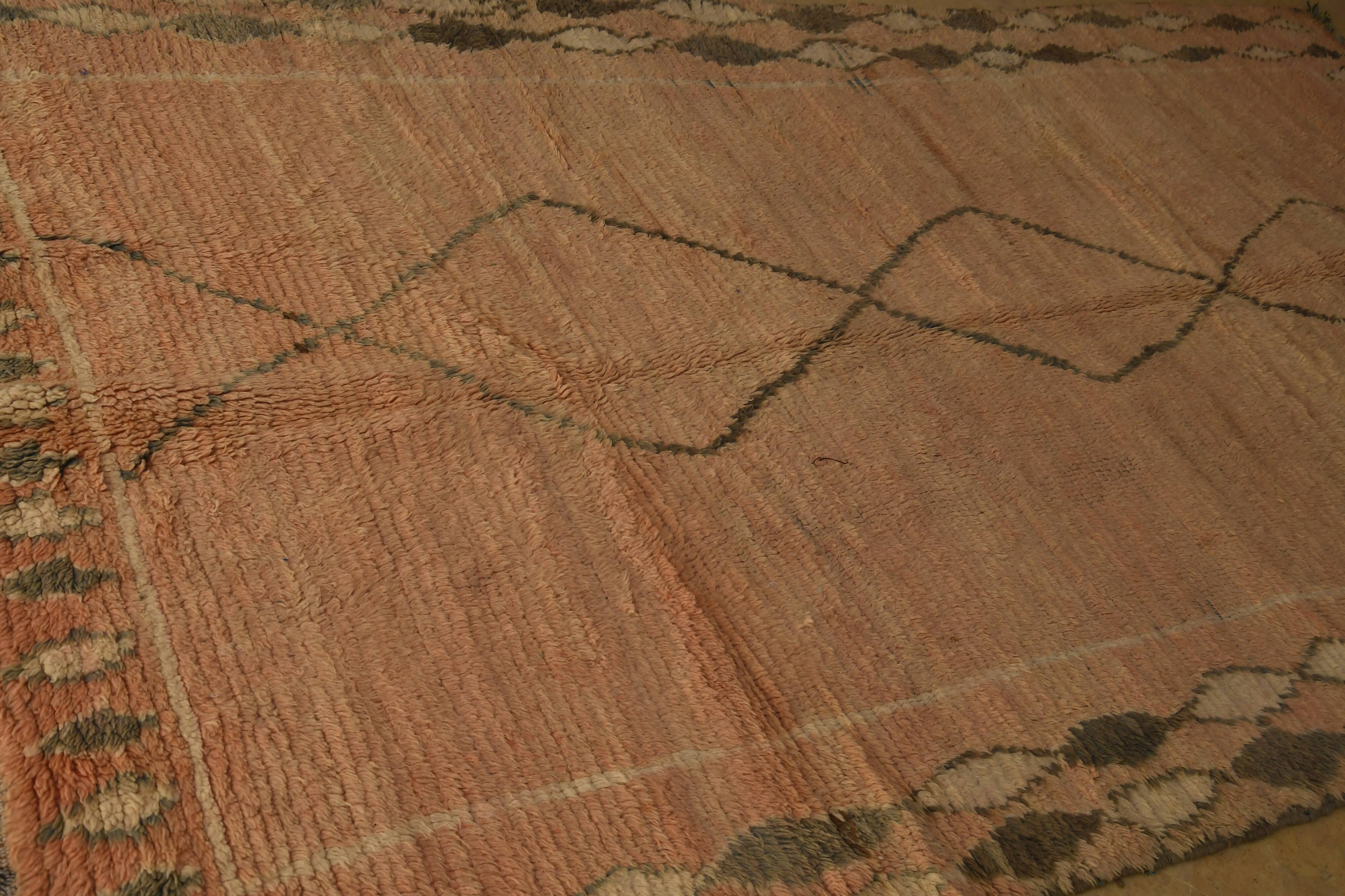 Moroccan Berber rug Boujaad vintage 306 x 170 cm