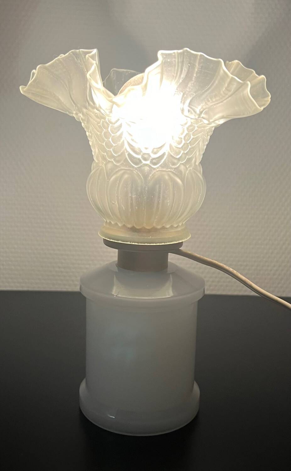 Opaline and glass table lamp