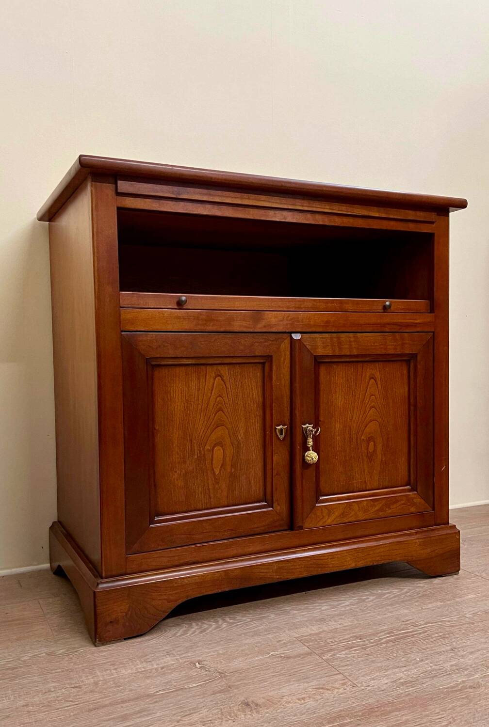 Small 70s TV cabinet in solid cherry wood