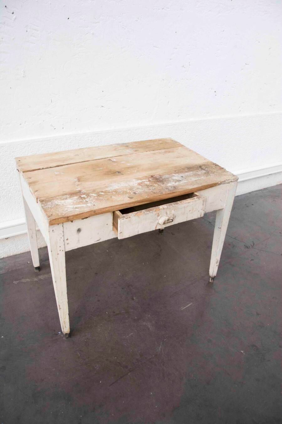 Farm table