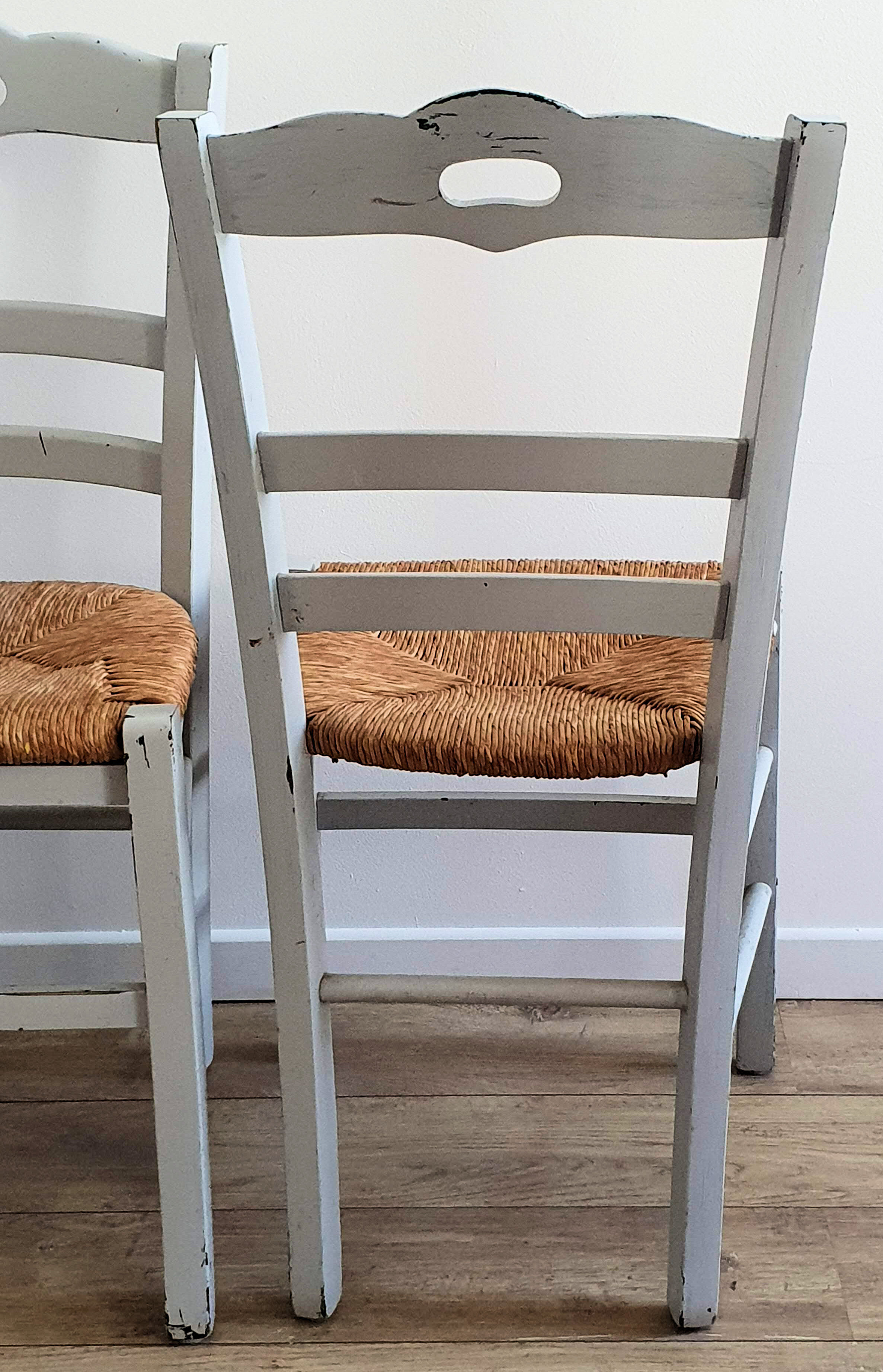 Light grey mulched chairs