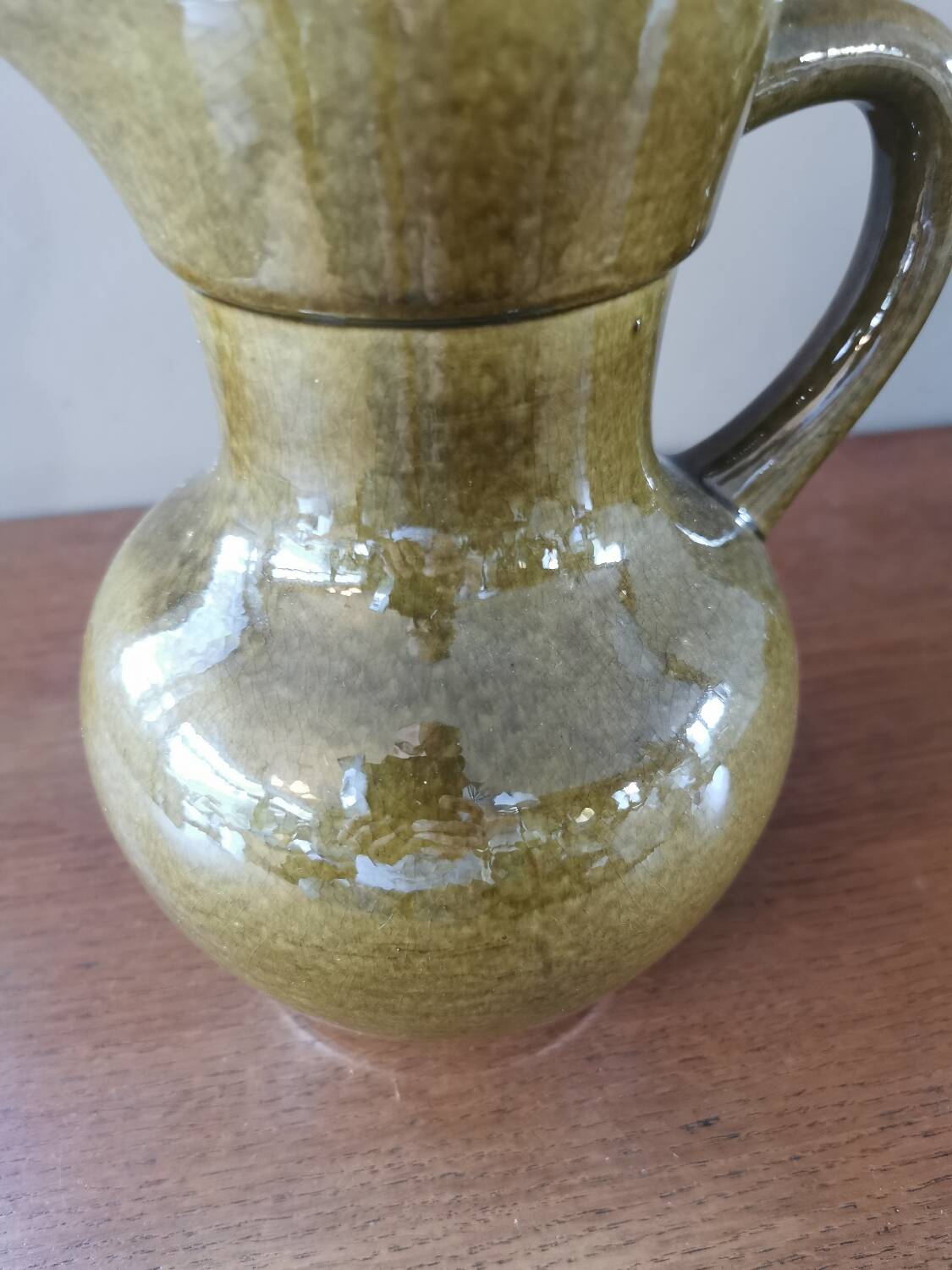 Vintage ceramic pitcher and 6 cups