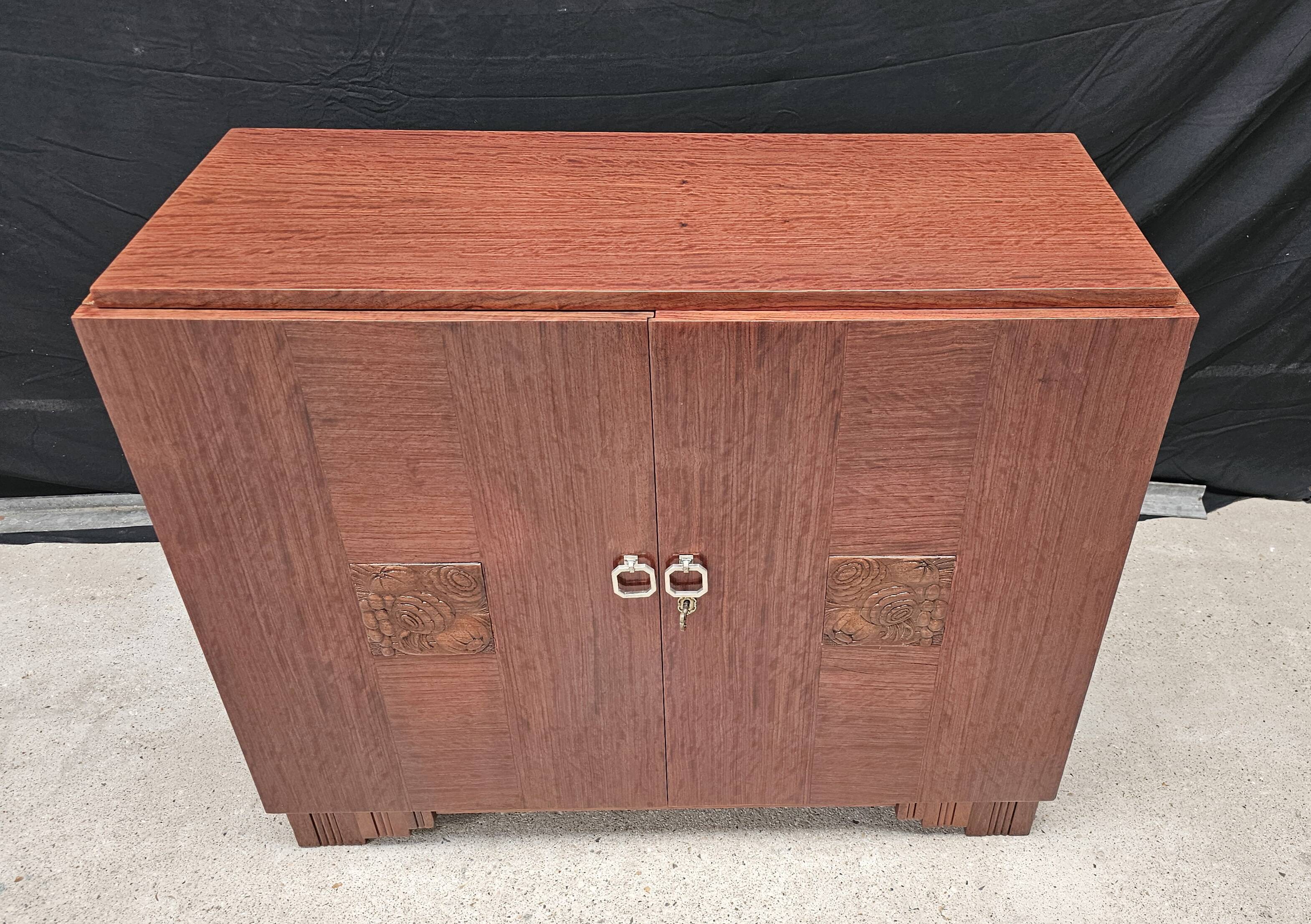 Art Deco buffet by Saddier & Fils in solid rosewood and veneer.