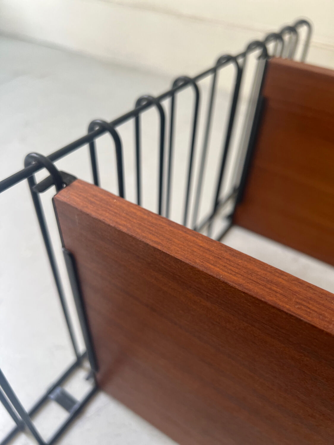 Scandinavian wall bookcase 3 teak shelves, tomado Holland 1970