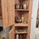 Armoire d'angle ancienne