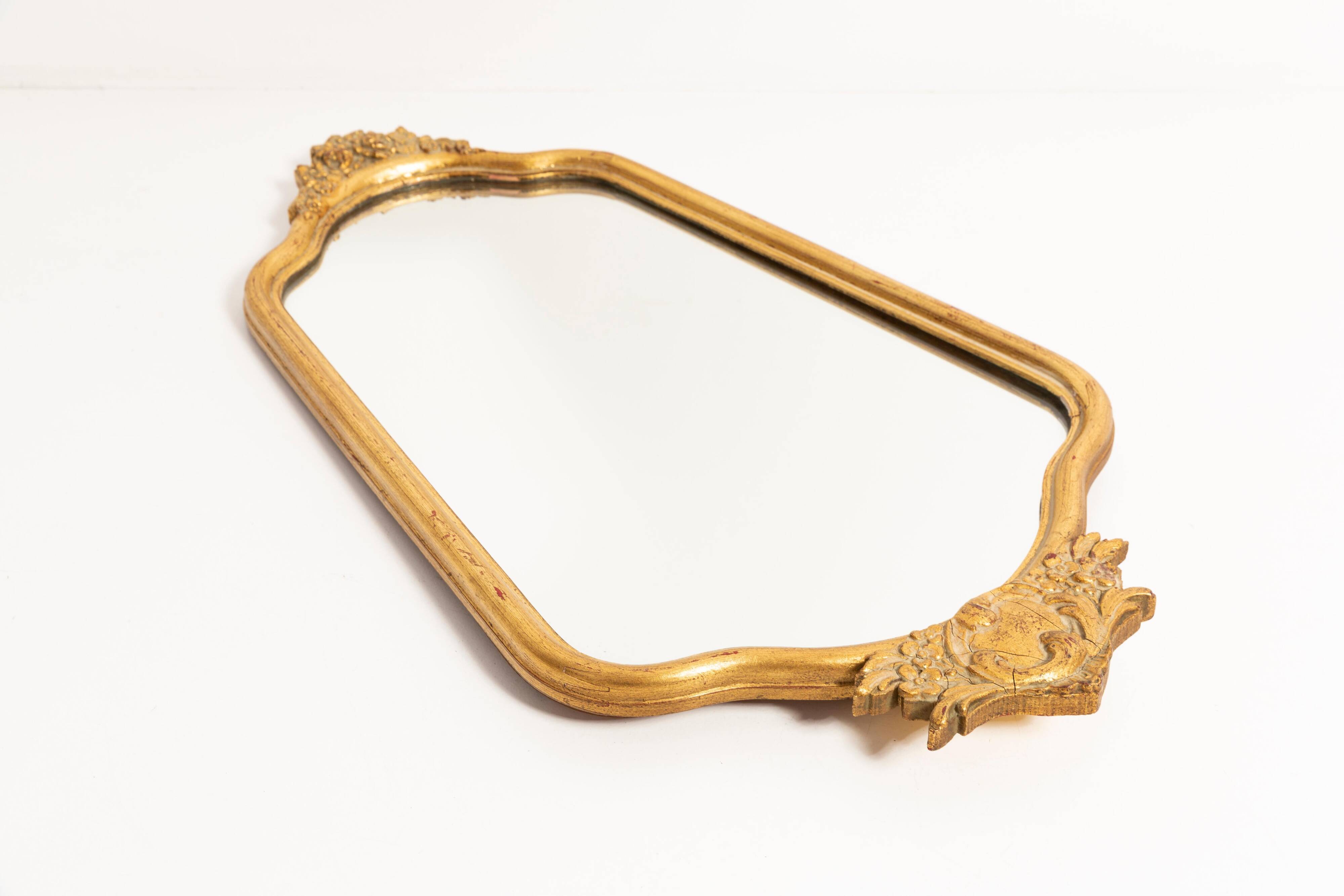 Miroir décoratif en bois doré, Italie, années 1960