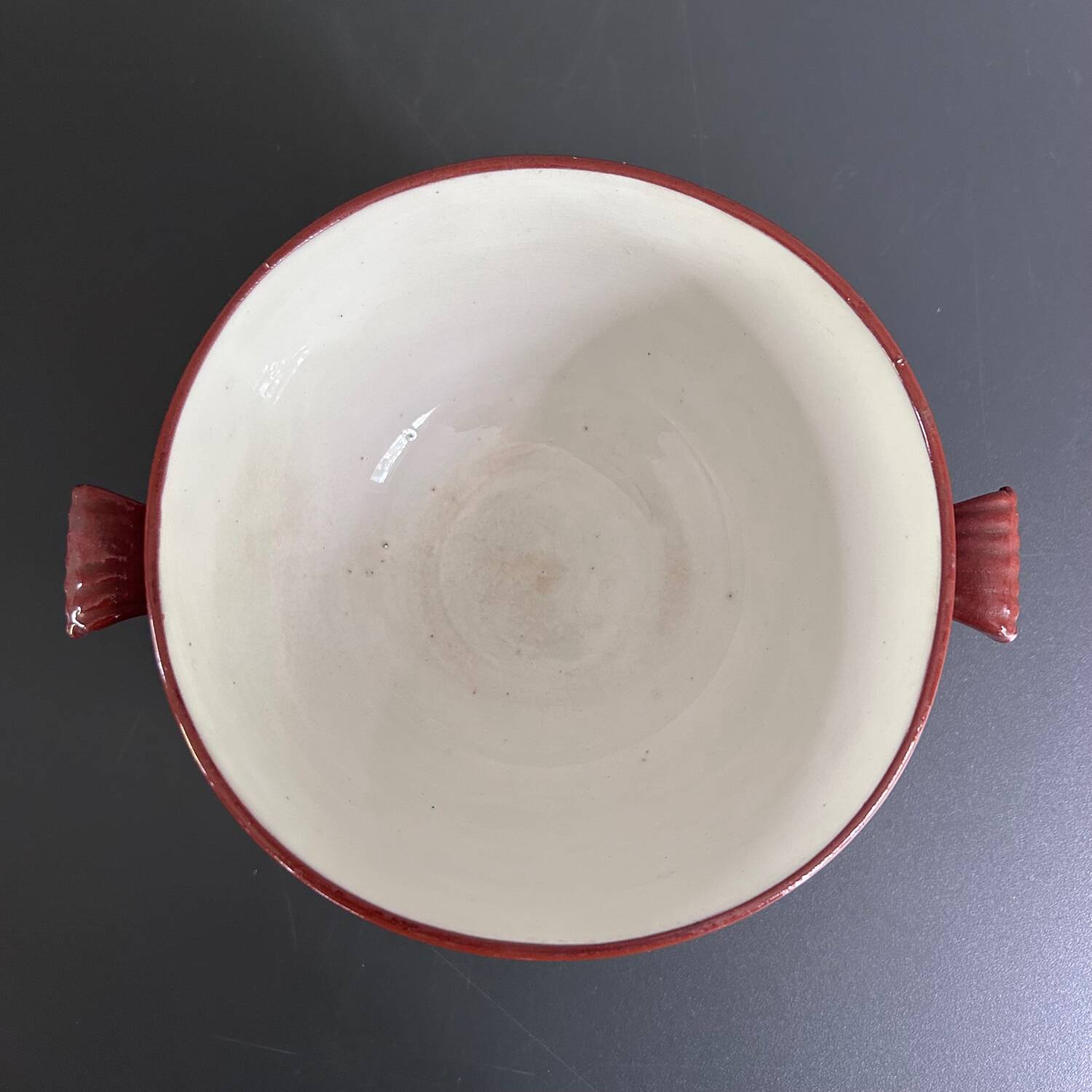 Two-tone 2-legged cut