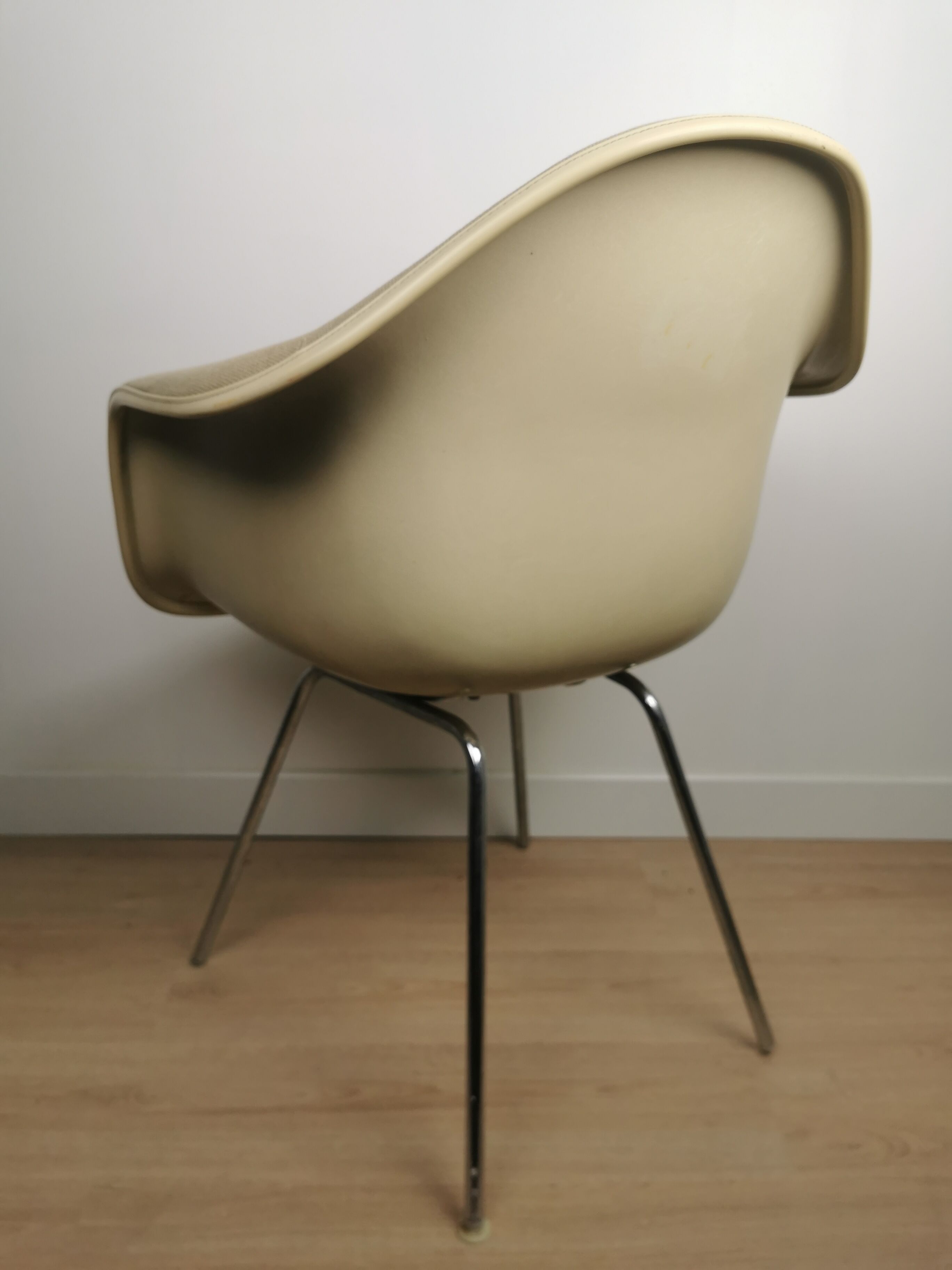 Dax armchair by Charles & Ray Eames, Herman Miller