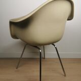 Dax armchair by Charles & Ray Eames, Herman Miller